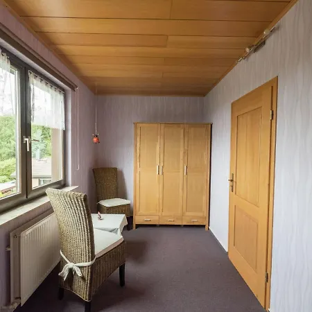 Modern In Wit Garden Apartment *